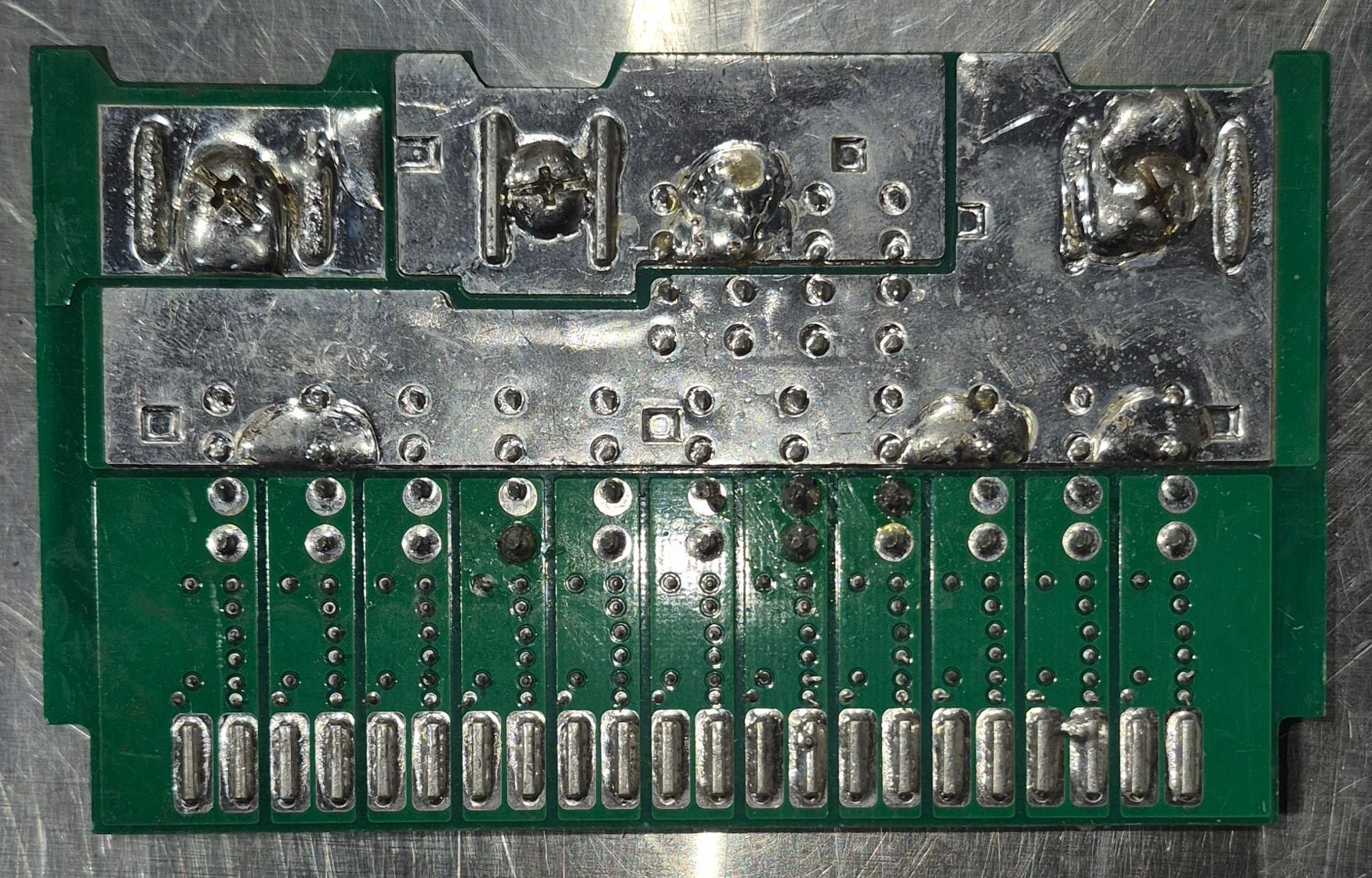 Used WFCO/ Arterra Fuse Block - 3A0-0000065-00